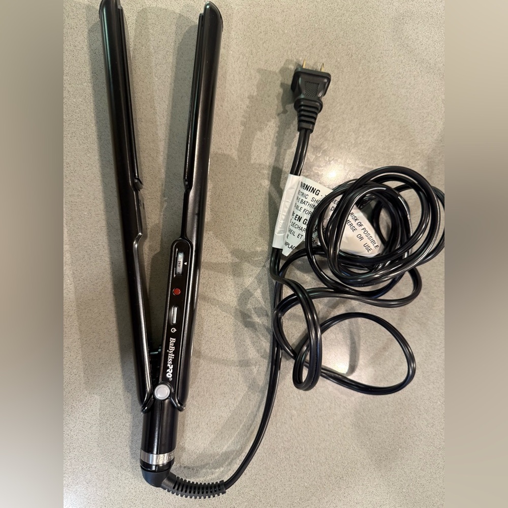 BaBylissPRO Black Hair Straightener (Never Used/no box)